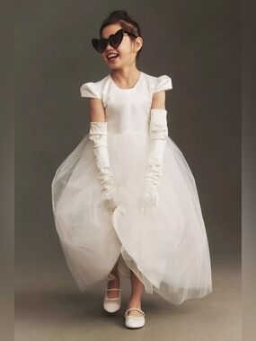Gió Bespoke
Shiva Flower Girl Dress Anthropologie
